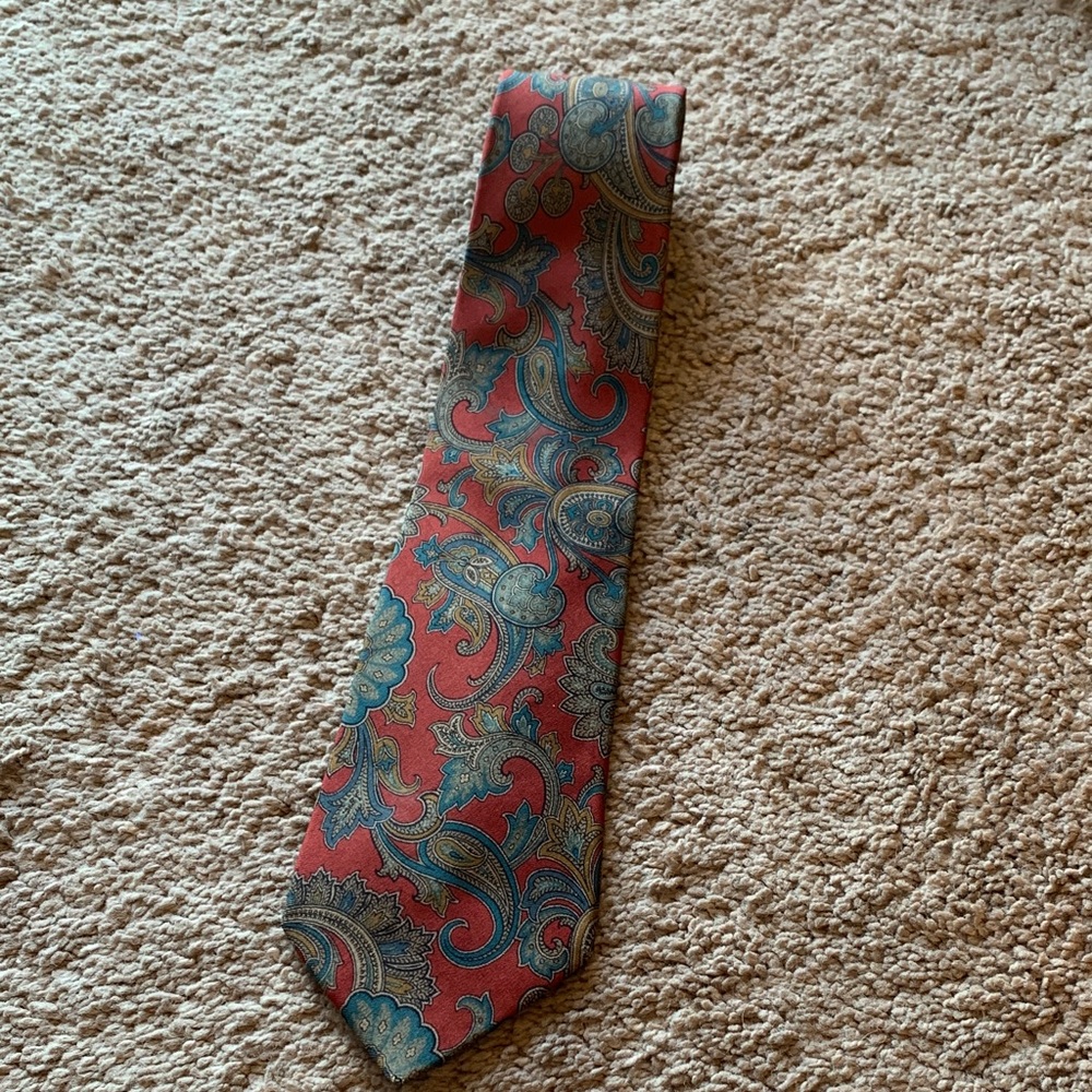 JoS.A.Bank Executive Collection Silk Paisley Red‎ and Blue Men's Tie